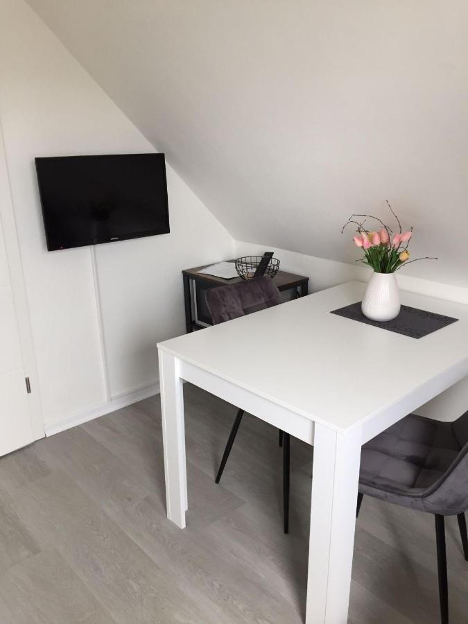 Ferienwohnung "Kleine Krabbe" Werdum Esterno foto